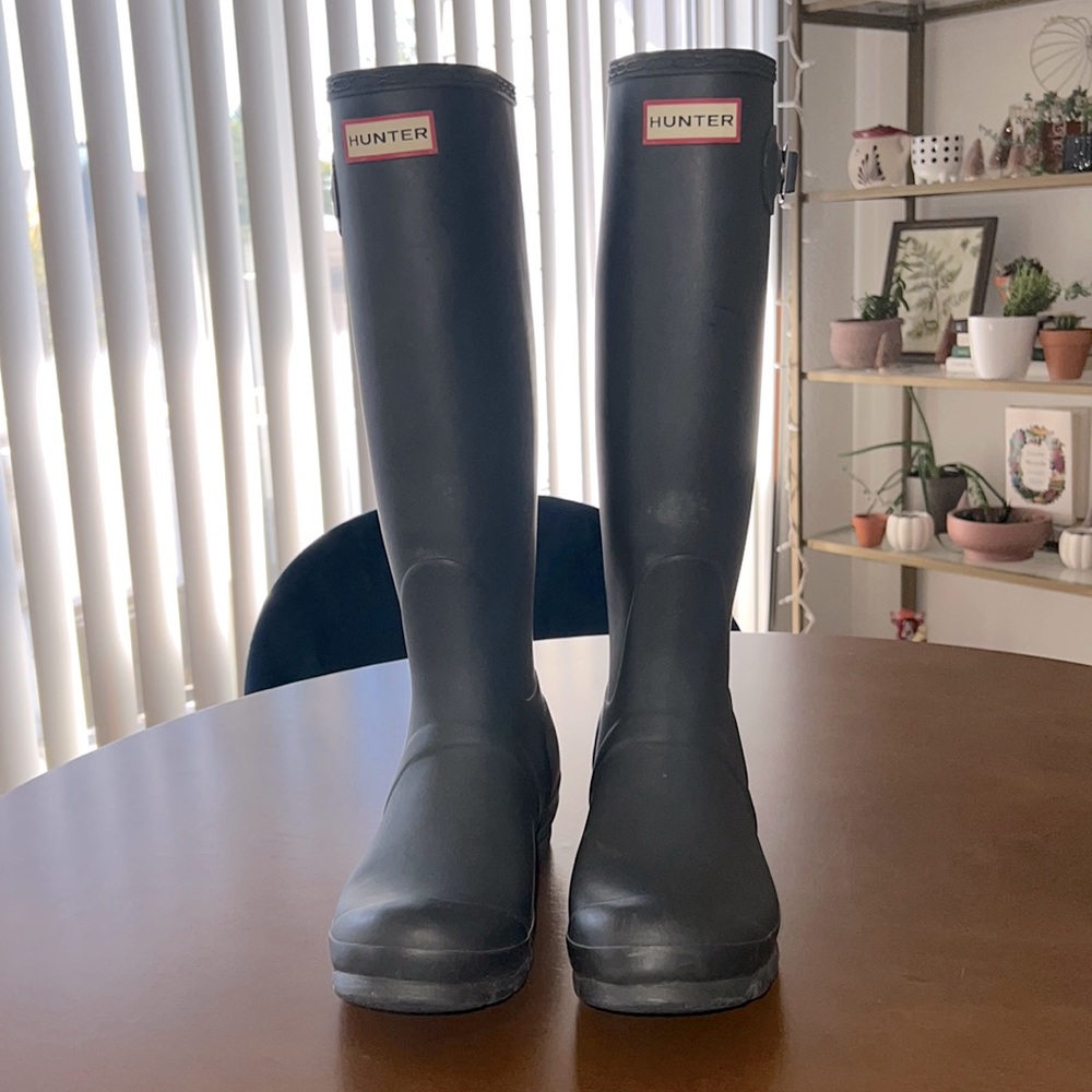 Hunter Rain Boots matte navy gray women’s 7